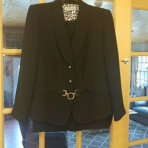 Tahari skirt and jacket suit set